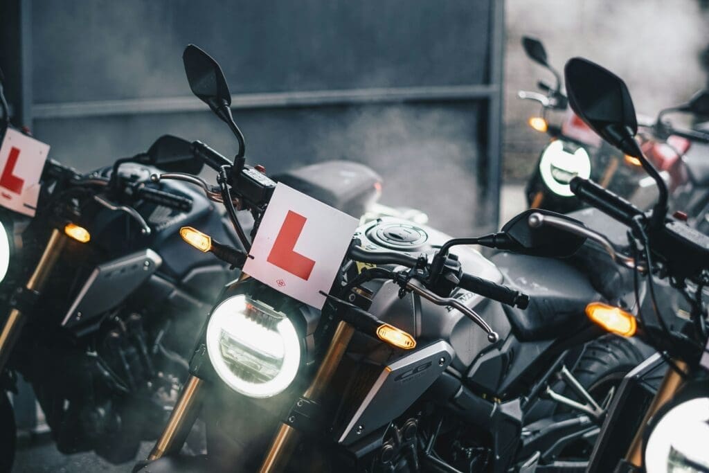 Learner plates on motorbikes in the UK